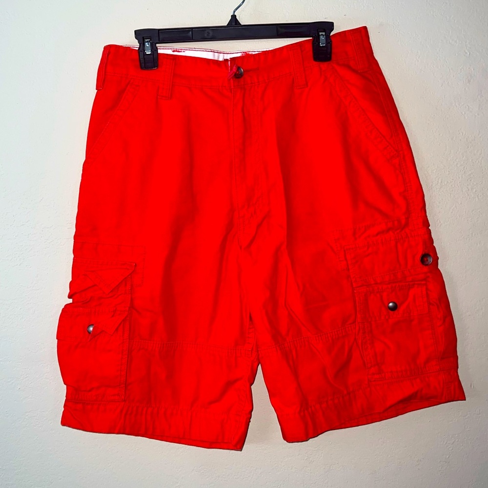 Levi’s, size 32, red squad cargo shorts